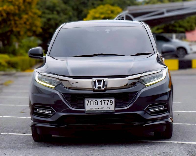 Honda HRV 1.8 RS เกียร์ Auto สีเทา ตัวTop ปี 2018 (MNC) 2