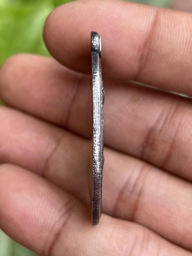 เหรียญหลวงพ่อคูณ รุ่นสร้างบารมี ปี19 เนื้อเงิน ไม่ตัดปีก Limited Edition