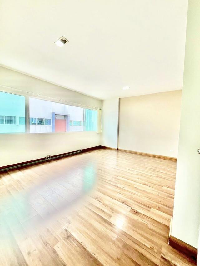 ให้เช่าทาวน์โฮมออฟฟิศ 3 ชั้น ตลาดใจโต บางเสาธง สมุทรปราการ  พร้อมอุปกรณ์ 18