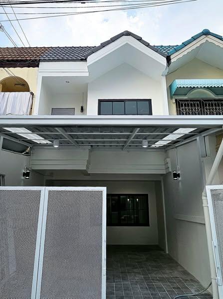 PP373 ขายบ้าน ทาวน์เฮ้าส์ 2 ชั้น ซอยลาดปลาเค้า 83  สไตส์ Modern Classic  ฟรีโอน ใกล้เดอะแจส รามอินทรา ใกล้ MRT ลาดปลาเค้า 10