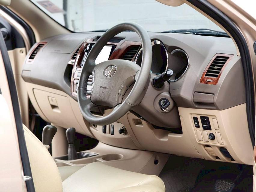 Toyota fortuner 3.0 v 4wd ปี 2006 ตัวท็อป ไมล์น้อย สภาพสวย น็อตเดิม รูปที่ 7