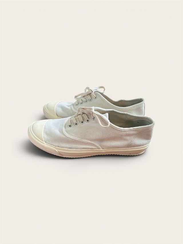 รองเท้าผ้าใบ catch ball สีขาว