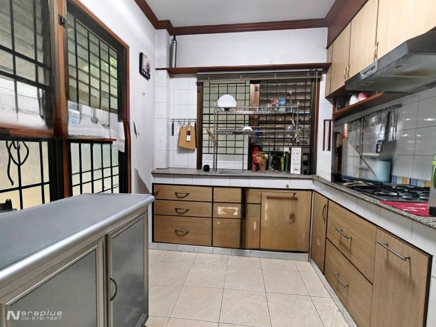 69090538 : ขายบ้านเดี่ยว 2 ชั้น พร้อมห้องใต้หลังคา ขนาด 58.3 ตรว. ถนนนาคนิวาส 37 แยก 1-8  บ้านติดตั้งโซล่าเซล ช่วยลดค่าไฟฟ้า และ เครื่องชาร์ทรถไฟฟ้า 9