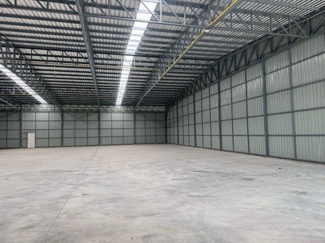 ให้เช่าโรงงานโกดัง ถนนบางบัวทอง-สุพรรณบุรีหรือถนนสาย 340 พื้นที่รวม 2625 ตร.ม. แบ่งเช่าได้ รถบรรทุก–เทรลเลอร์เข้าออกสะดวก เหมาะสำหรับโรงงานผลิต, ศูนย์ 2