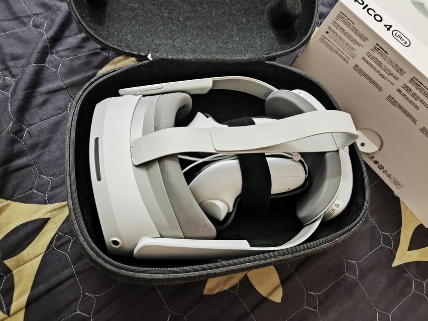 PICO 4 Ultra VR Headset 12GB +256GB + กระเป๋า 1
