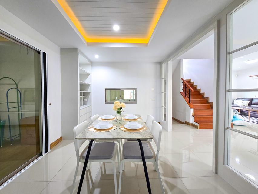 ให้เช่า บ้านเดี่ยว 2 ชั้น หมู่บ้าน เฮ้าส์ ออฟ เดอะ คานารี่ – สวนเสือศรีราชา บ้านสวย เฟอร์นิเจอร์บิ้วอิน พร้อมเครื่องใช้ไฟฟ้าครบ จอดรถได้ 2 คัน พร้อมเข 8