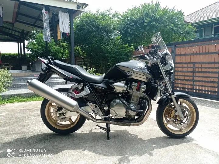 ส่งต่อรถมอเตอร์ไซค์สวยๆ Honda CB1300