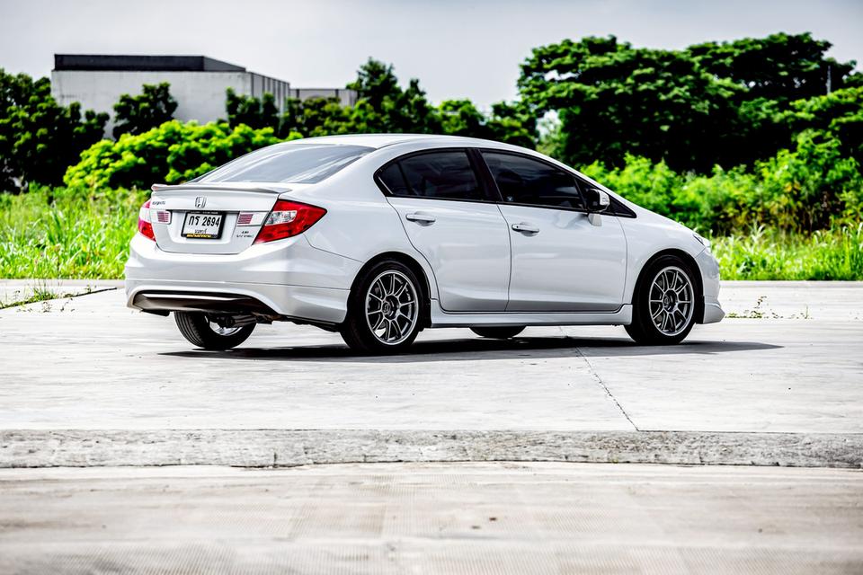 Honda Civic Fb 1.8E เบาะไฟฟ้า สีเทา ปี 2012 มือเดียวป้ายแดง