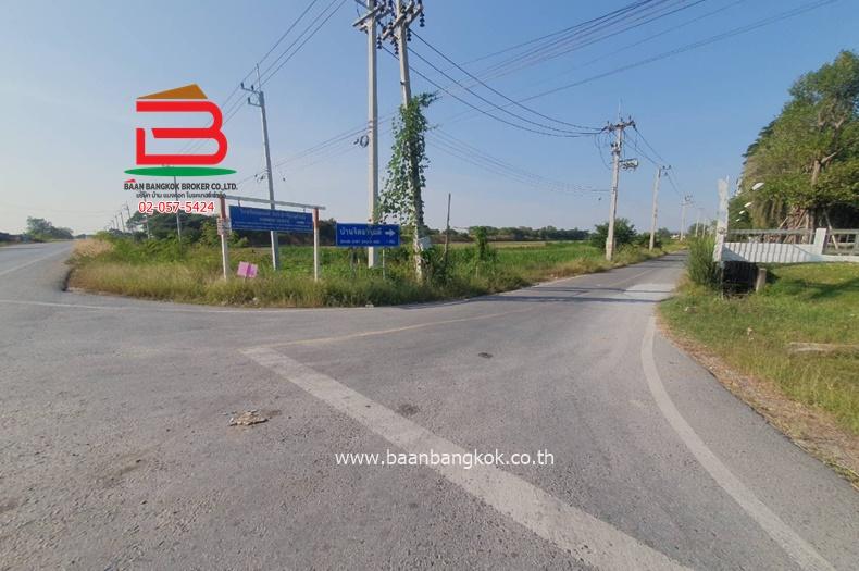 ที่ดินเปล่า(ยังไม่ถม) ซอยบ้านจิตธรรมดี-ลาดบัวหลวง (ตรงข้ามสวนอินทผาลัม) เนื้อที่ 2 ไร่ 800 ตรว. ถนนสายเอเชีย ตำบลพระยาบันลือ อำเภอลาดบัวหลวง 8