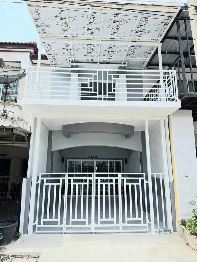 🔥 บ้านถนนเมน หลังบ้านติดทุ่งนา บรรยากาศดี ราคาเพียง 1.79 ล้าน! 2