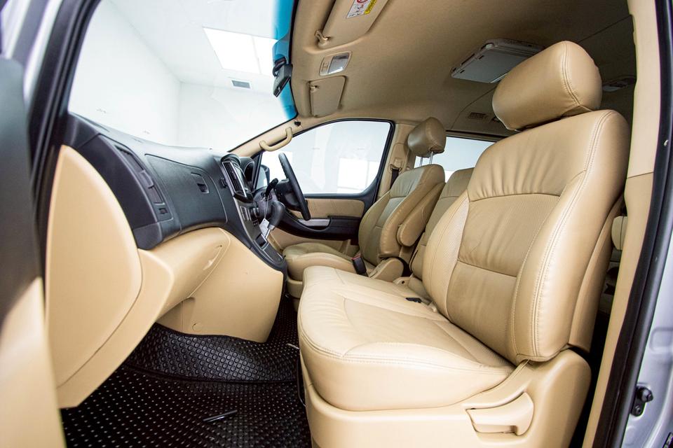 รหัสรถ 5C117 HYUNDAI 2017 H-1 2.5 TOURING  10