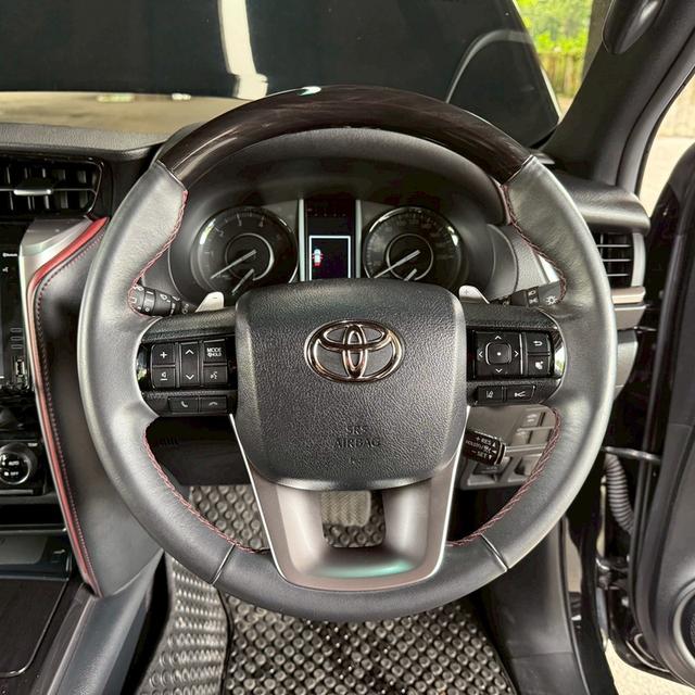 Toyota Fortuner 2.8 Legender 2WD AT ปี 2022 รถสวยมือเดียว 10