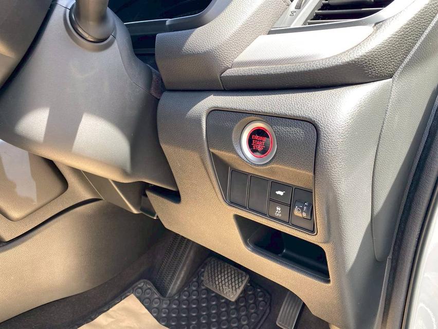 HONDA CR-V 2.4 E  7ที่นั่ง ปี2018 สีขาว 16