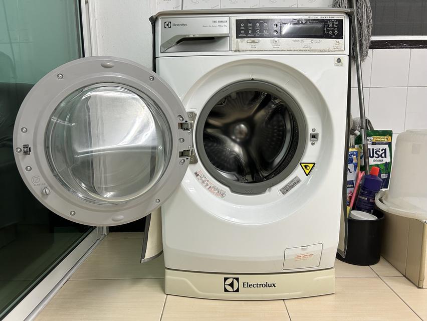 เครื่องซักผ้าฝาหน้า Electrolux 5