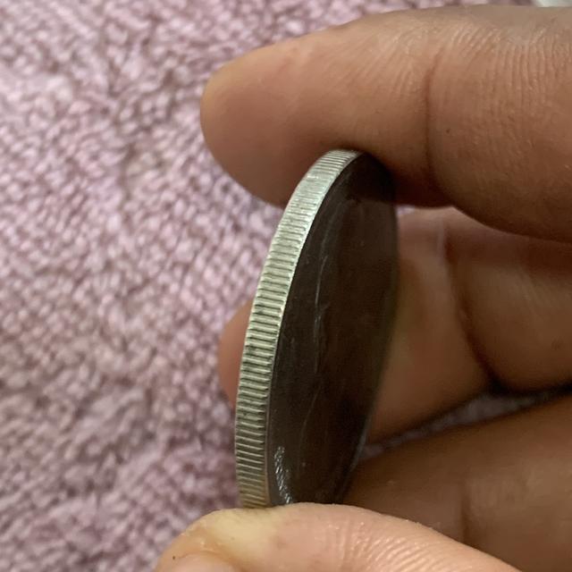 เหรียญกษาปณ์ที่ระลึกชนิดราคา 20 บาท เนื่องในโอกาสพระราชพิธีมหามงคลเฉลิมพระชนมพรรษา 80 รูปย่อยที่ 2