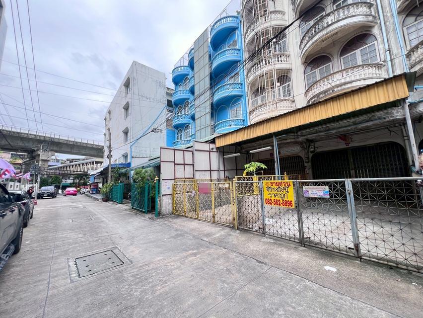 ขายอาคารพาณิชย์ 4 ชั้น ซอยเพชรเกษม50/4 ใกล้รถไฟฟ้าสถานีภาษีเจริญ 2