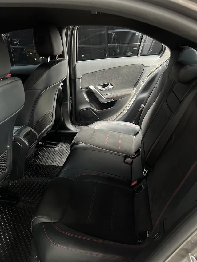 Benz A200 AMG 9
