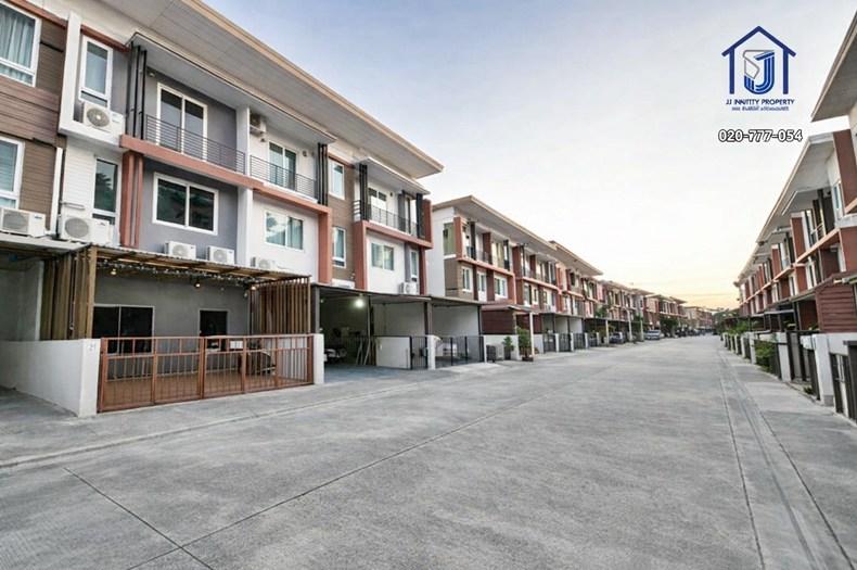 ขายทาวน์โฮม 3 ชั้น The Trust เกษตร-นวมินทร์ ซอยนวลจันทร์ 21/2  ใกล้ทางด่วนรามอินทรา-อาจณรงค์ 2