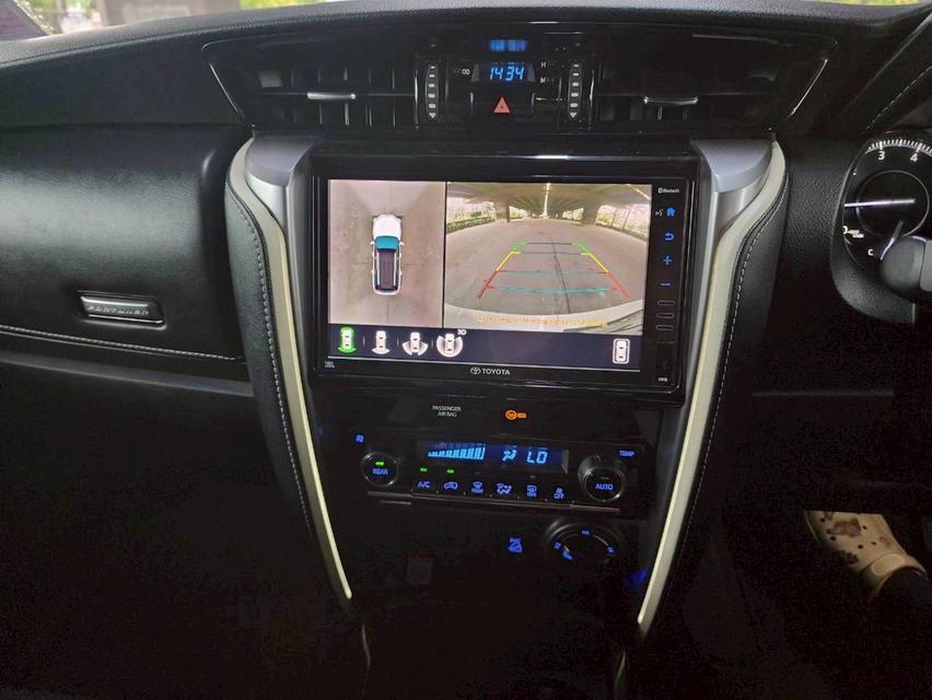 Toyota Fortuner 2.8 LEGENDER BLACK TOP 4WD AT ปี 2022 14