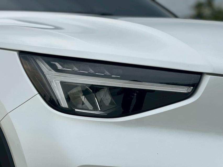 Volvo C40 TwinMotor 2023• Mileage: 28,000 km 4