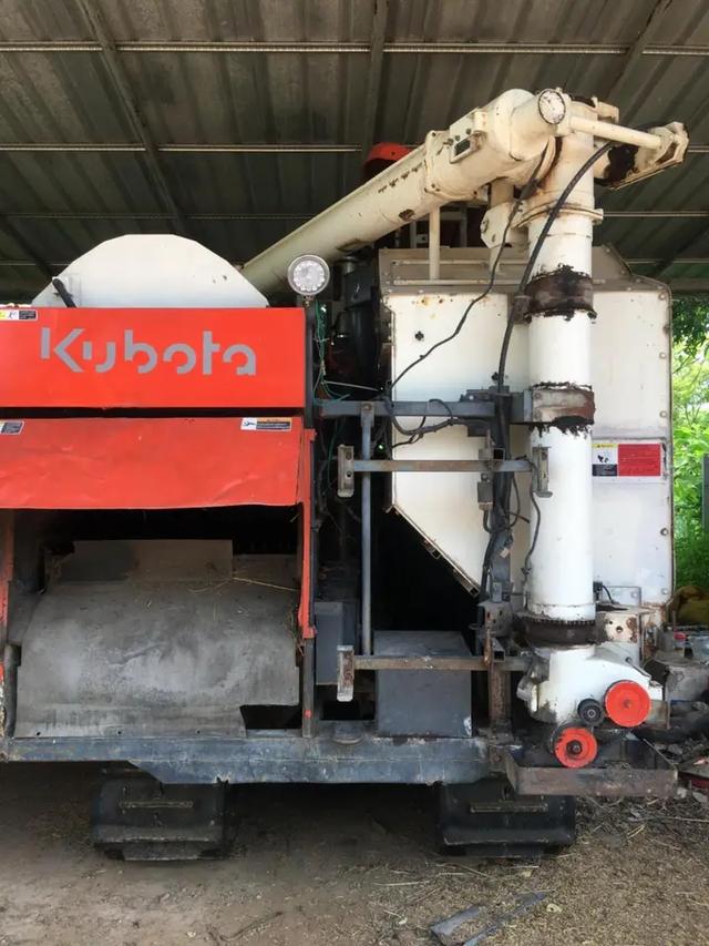 รถเกี่ยวข้าว KUBOTA มือสอง 3