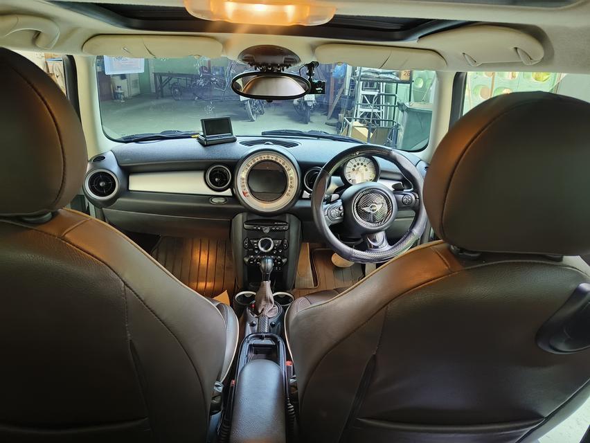 Mini cooper R56 Lci 2011แท้ รถศูนย์ สีฟ้า-ขาวเงาวับเคลือบแก้วให้แล้วทั้งคัน รูปที่ 8
