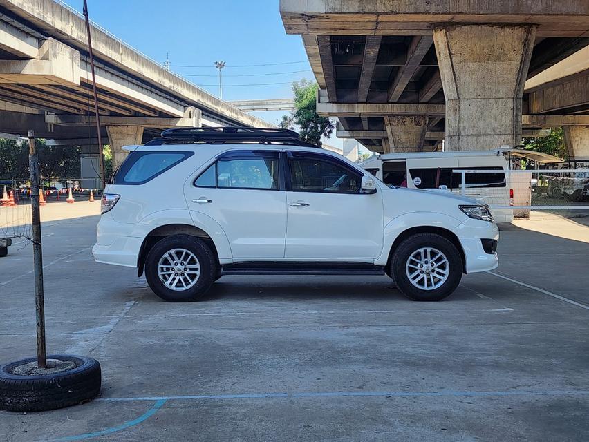 ขายรถ Toyota Fortuner 2.5G ปี 2013 สีขาว เกียร์ออโต้ 8