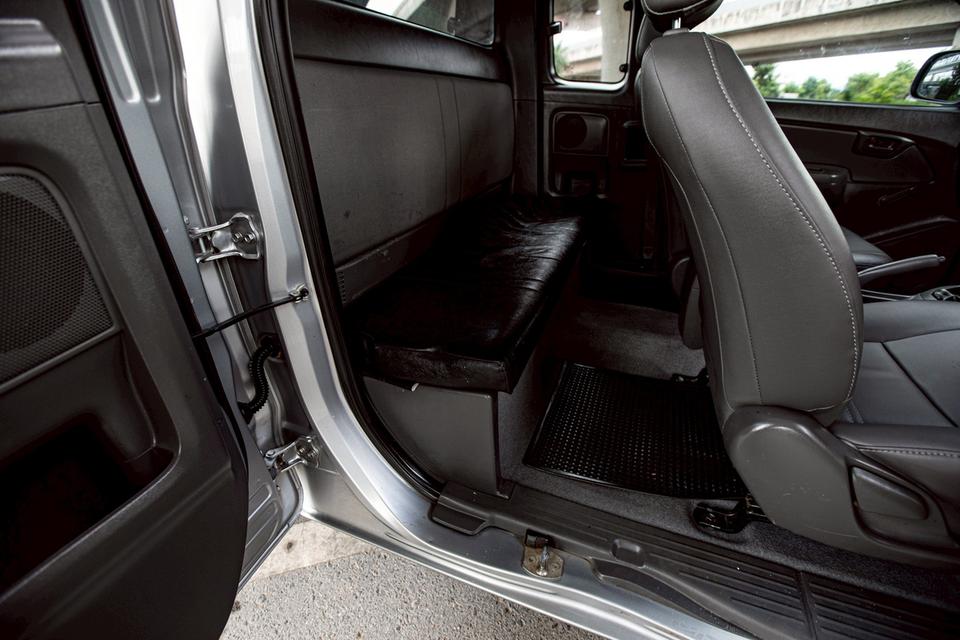 Toyota Vigo Champ SmartCab 2.5E ดีเซล เกียร์ MT ปี 2015 สีเทา  14