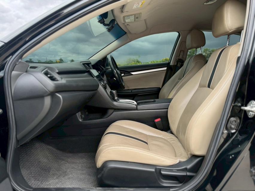 Honda Civic FC 1.8 EL CVT   2018 สีดำ  ออโต้  18