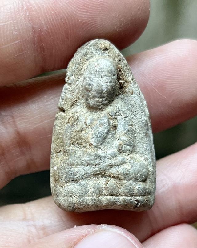 หลวงปู่ทวดเนื้อว่านเก่าๆ