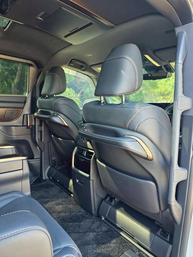 Toyota Alphard 2.5 Z 2WD TOP สีขาว ปี 2025 ไมล์ 30,000 กม. 15