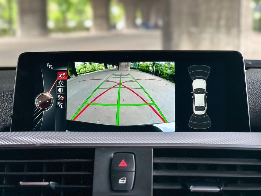 BMW 330E Year 2017 14