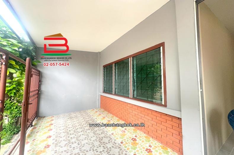 ทาวน์เฮาส์ หมู่บ้านพงษ์เพชรการเคหะ 14 เนื้อที่ 24 ตร.ว. แจ้งวัฒนะ 14 แยก 1 แขวงสีกัน เขตดอนเมือง 2