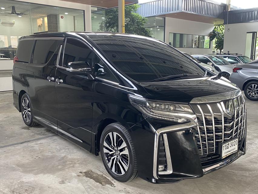 Toyota alphard  8