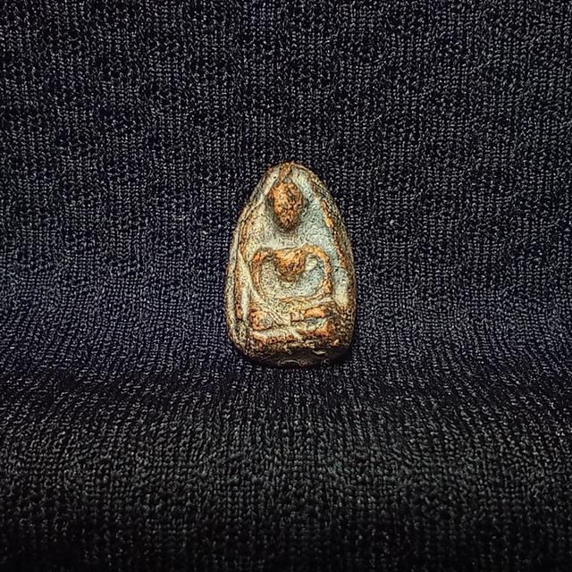 ชุดพระเม็ดน้อยหน่าหลังยันต์อุ เนื้อดิน กรุวัดศาลาปูน อยุธยา 3