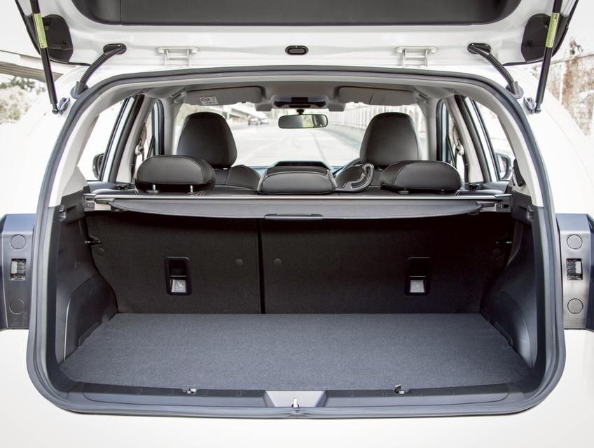 SUBARU XV 2.0 I-P ES GT Eyesight 2022 จด 2024 13