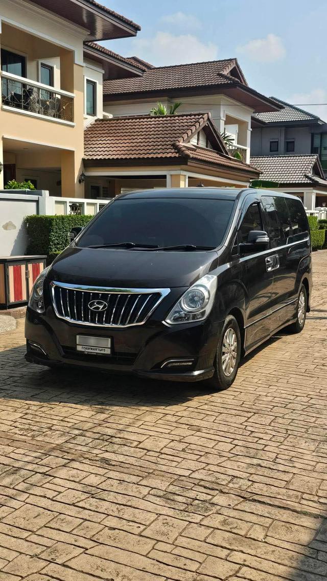 Hyundai H-1 2.5 Elite ปี 2018 เบาะ VIP ไฟฟ้า  ** 620,000 **