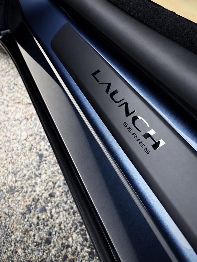 2025 Tesla Model Y long range AWD ** LAUNCH SERIES ** Limited Edition รูปที่ 8