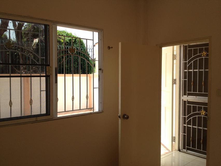 ให้เช่าทาวน์เฮ้าส์ 2 ชั้น 4 ห้องนอน 3 ห้องน้ำ 32 ตร.ว. แอร์ 3 เครื่อง ใกล้ทางด่วนสุขาภิบาล 5 รามอินทรา เพียง 12,000 บาท เหมาะทำโฮมออฟฟิศหรือพักอาศัย 6