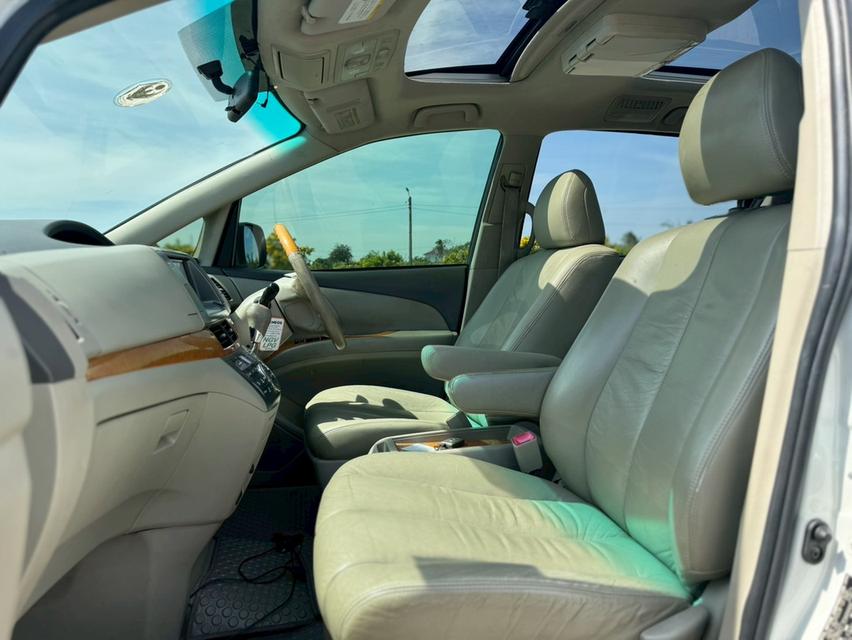 TOYOTA ESTIMA 2.4 wagon. Y2011. สีขาว  ออโต้  14