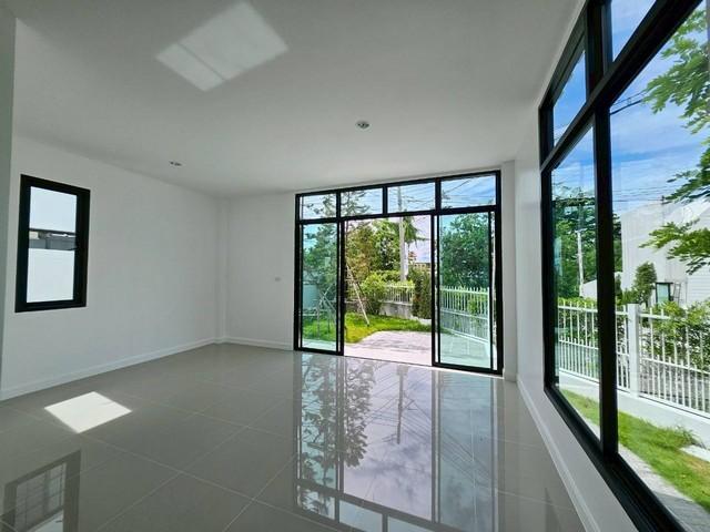 บ้านสร้างใหม่ทำเลแหล่งความชเจริญอมตะนครชลบุรีบ้านเดี่ยว 2 ชั้นหลังใหญ่สวยหรู บนพื้นที่ 70 ตรว. 3 ห้องนอน 3 ห้องน้ำ 4