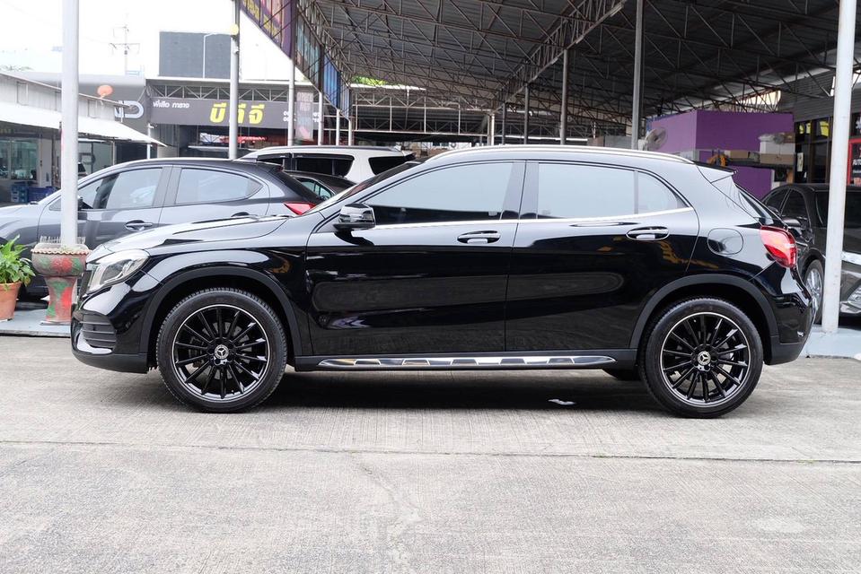 Mercedes-Benz GLA 250 AMG หลังคาแก้ว ปี 2020 Sาคาเพียง 798,000.- 7