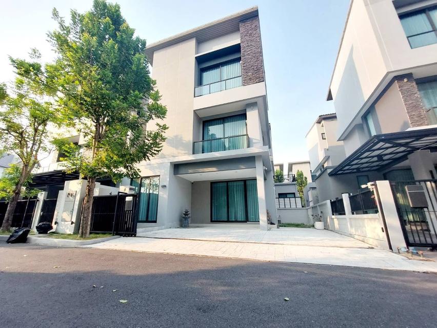 ให้เช่าบ้านแฝด 3 ชั้น ระดับ Luxury บ้านกลางเมือง คลาสเซ่ เอกมัย-รามอินทรา  ซ.สุคนธสวัสดิ์ 19 เกษตร-นวมินทร์