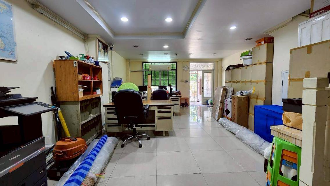 ขายด่วน ทาวน์โฮม 4 ชั้น หมู่บ้านอรุณพัฒน์ สาธุประดิษฐ์-พระราม 3 "บ้านสภาพดี ไม่ทรุด ไม่ร้าว ทำเลศักยภาพ ใกล้ Central พระราม 3" 7 ห้องนอ 4 ห้องน้ำ 8