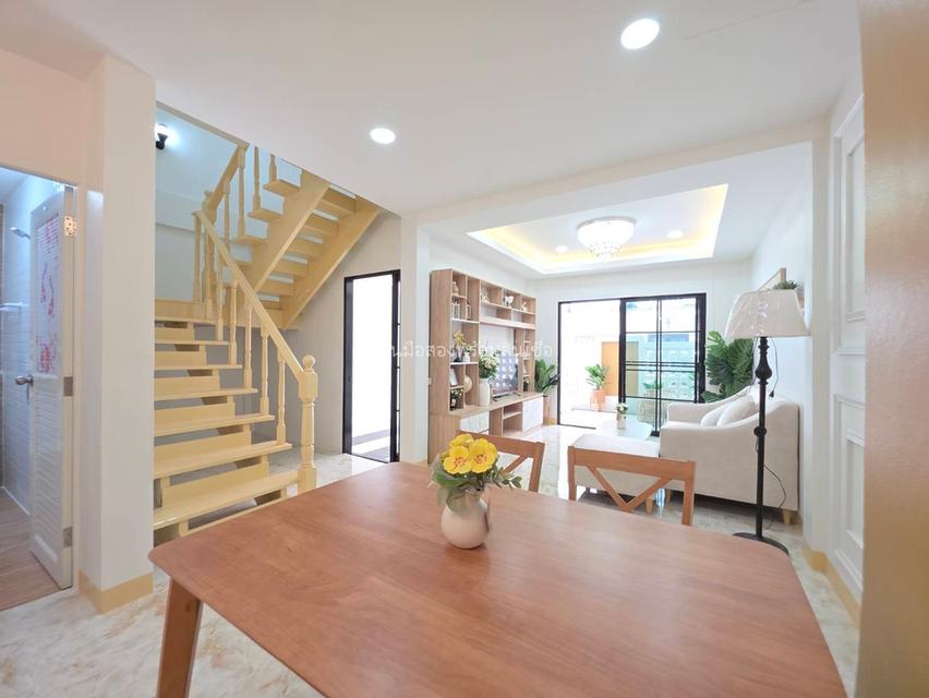 หมู่บ้านวรารักษ์ เลียบคลองสอง 27 14