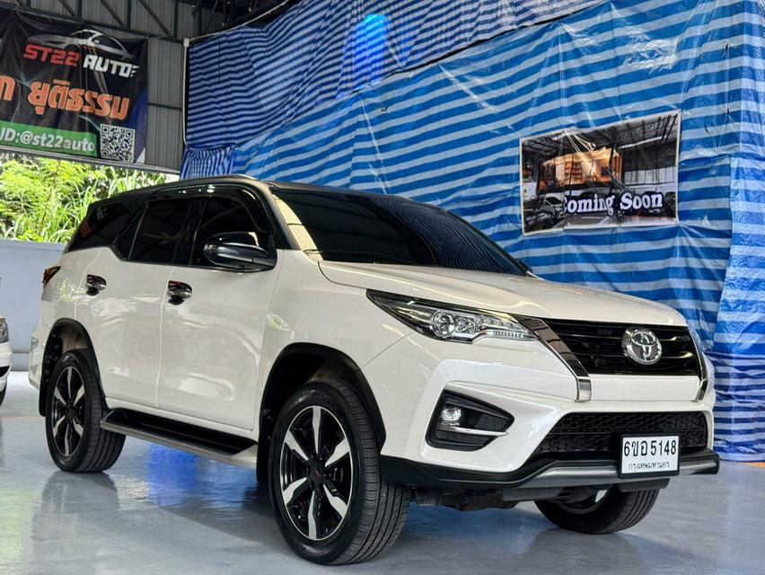 Toyota #Fortuner 2.8 TRD Sportivo 🚙 Black Top รถสีขาวมุก ตัดหลังคาดำ #ปี19