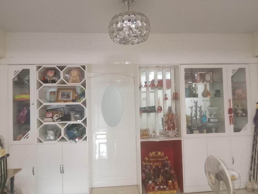 อาคารพาณิชย์ 4 ชั้นครึ่ง 5