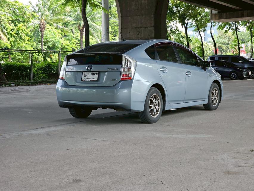 Toyota Prius Year 2012 (Hybrid) 6