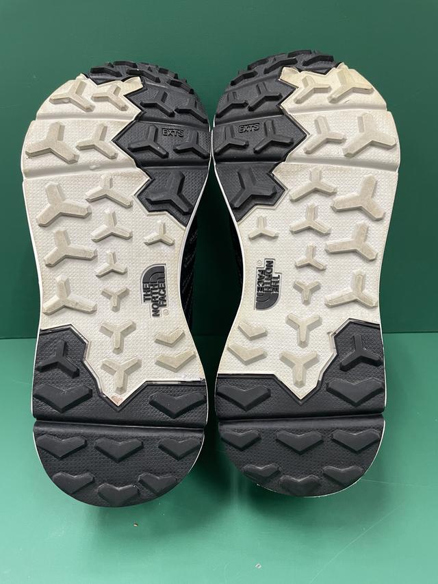รองเท้า The North Face Mens Ampezzo( Running Shoe มือสองภาพใหม่มากๆไม่แอดไลน์เข้ากลุ่มใดๆทั้งสิ้น!!)