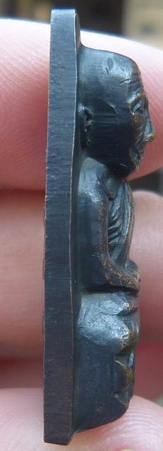 หลวงปู่ทวดพิมพ์ใหญ่หลังหนังสือ รูปที่ 4